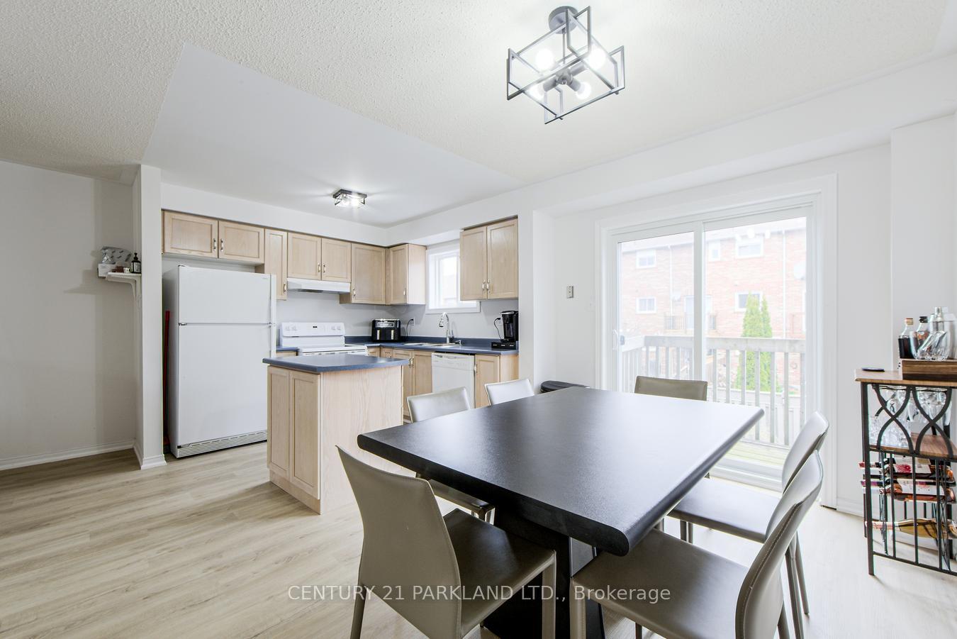 Photo 12 of 26 Kelso Crescent, Vaughan, Maple — HOMEH