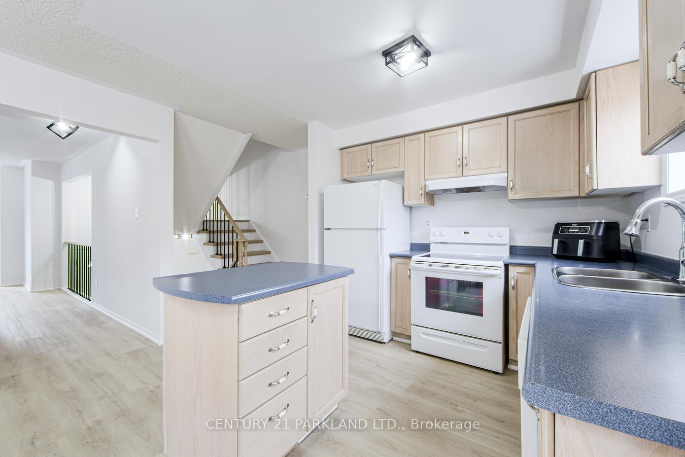 Photo 14 of 26 Kelso Crescent, Vaughan, Maple — HOMEH