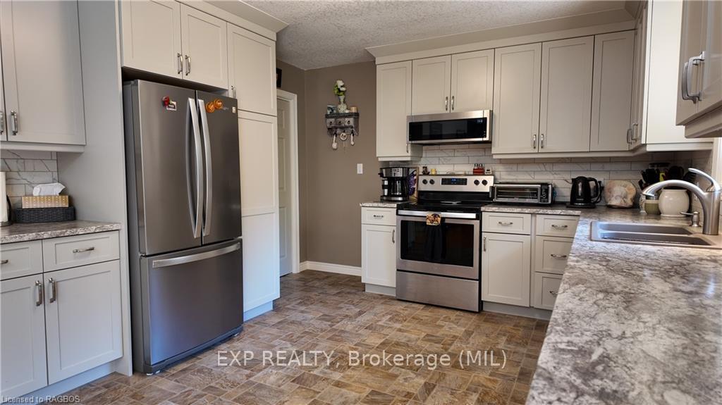 Photo 13 of 441300 Concession 8 Ndr, West Grey — HOMEH
