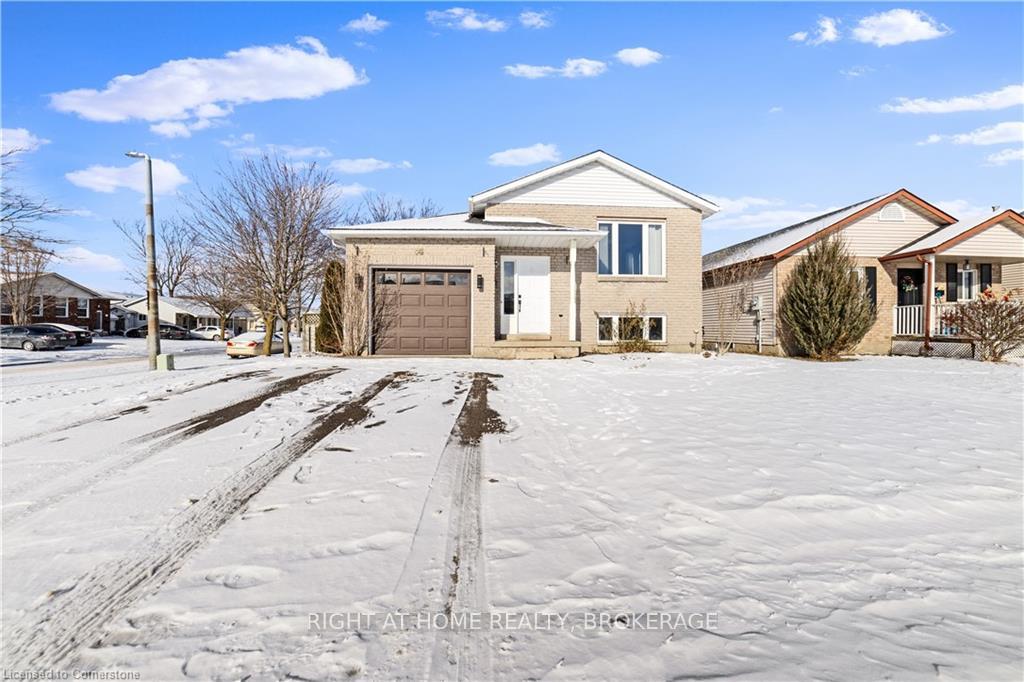 Photo 1 of Unit Lower Unit, 44 Poplar Crescent, Welland, N. Welland — HOMEH