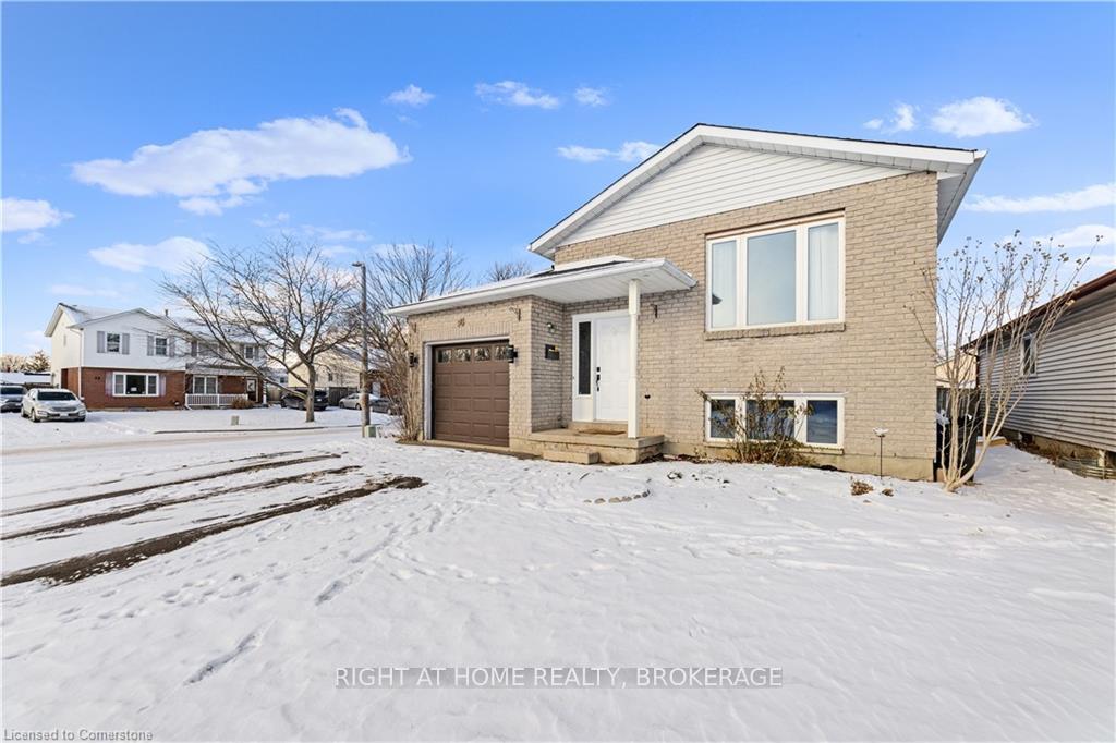 Photo 3 of Unit Lower Unit, 44 Poplar Crescent, Welland, N. Welland — HOMEH