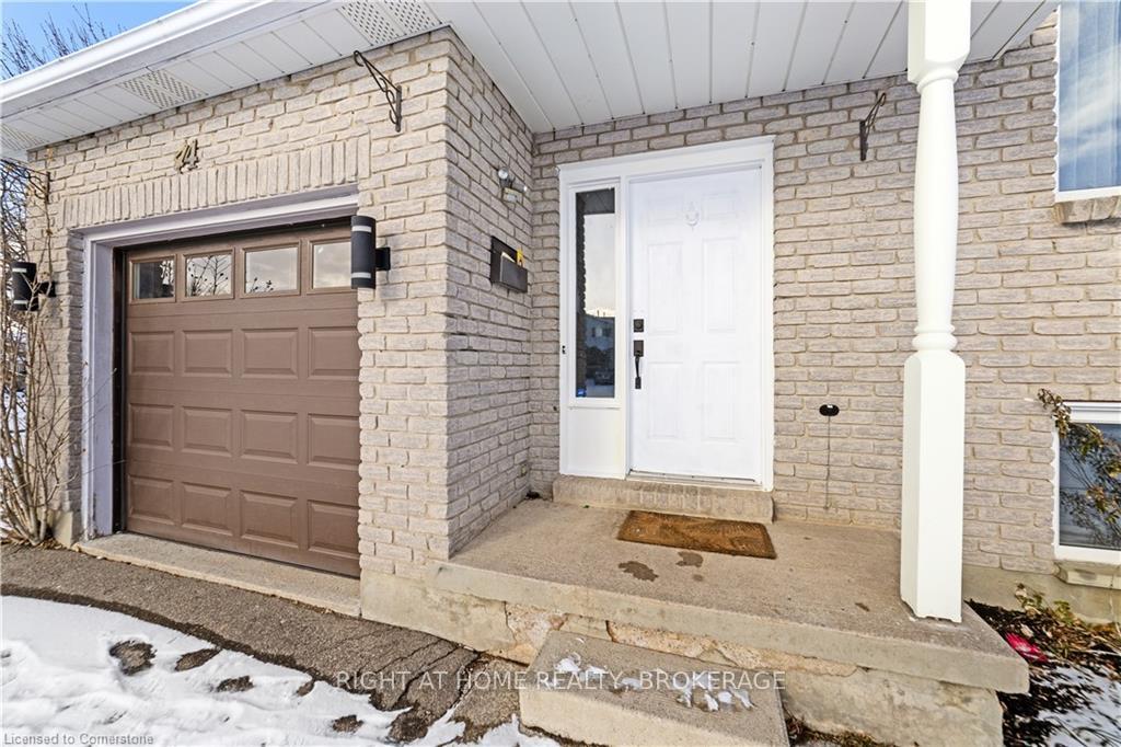 Photo 4 of Unit Lower Unit, 44 Poplar Crescent, Welland, N. Welland — HOMEH