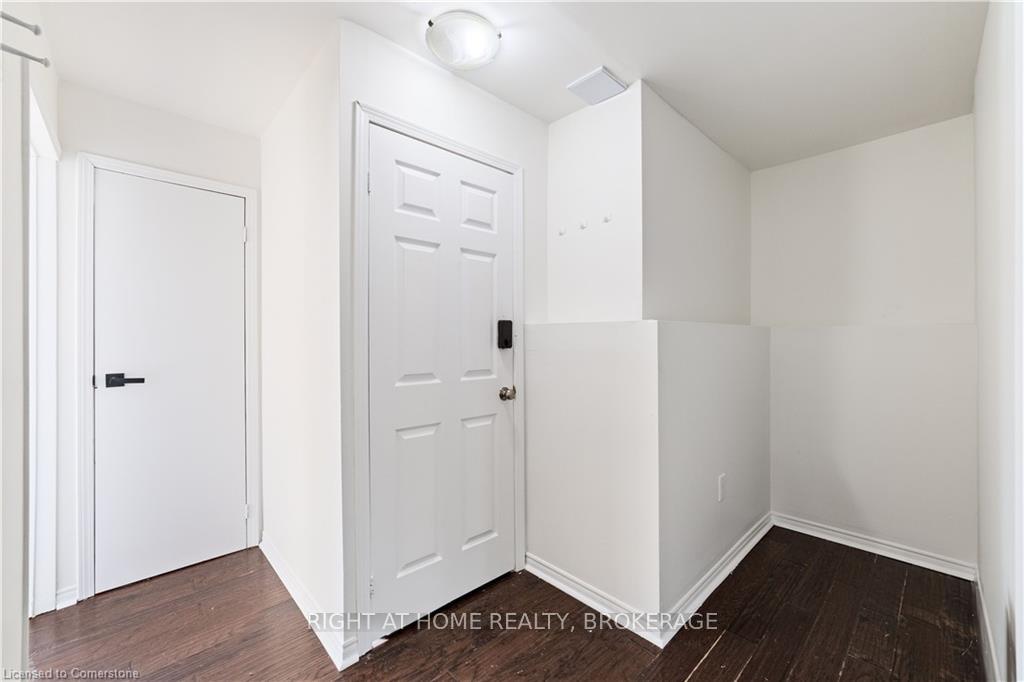 Photo 6 of Unit Lower Unit, 44 Poplar Crescent, Welland, N. Welland — HOMEH