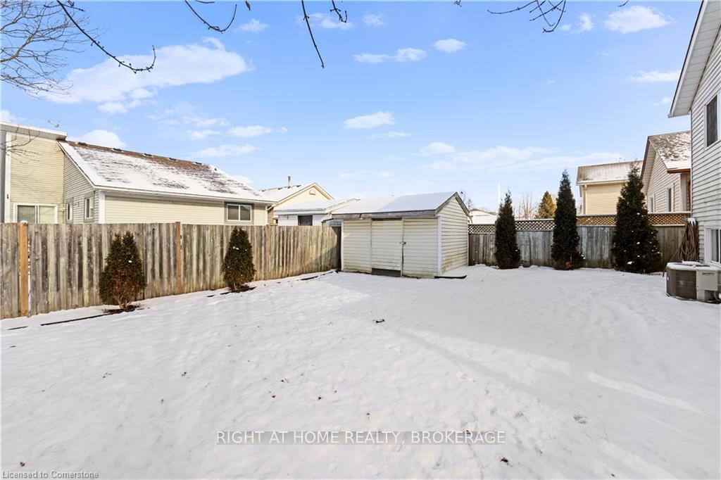 Photo 26 of Unit Lower Unit, 44 Poplar Crescent, Welland, N. Welland — HOMEH