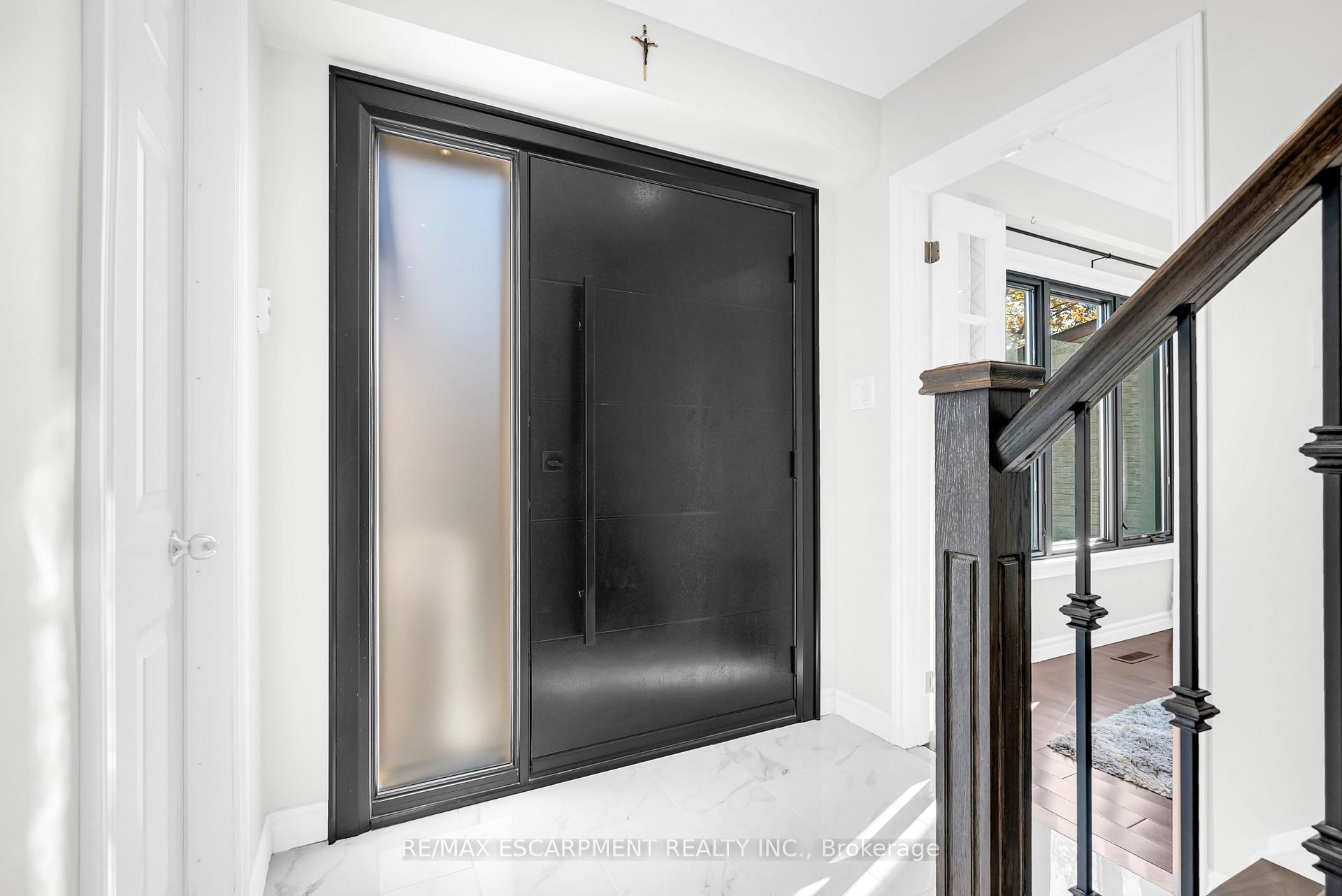 Photo 5 of 12 Chopin Court, Whitby, Lynde Creek — HOMEH