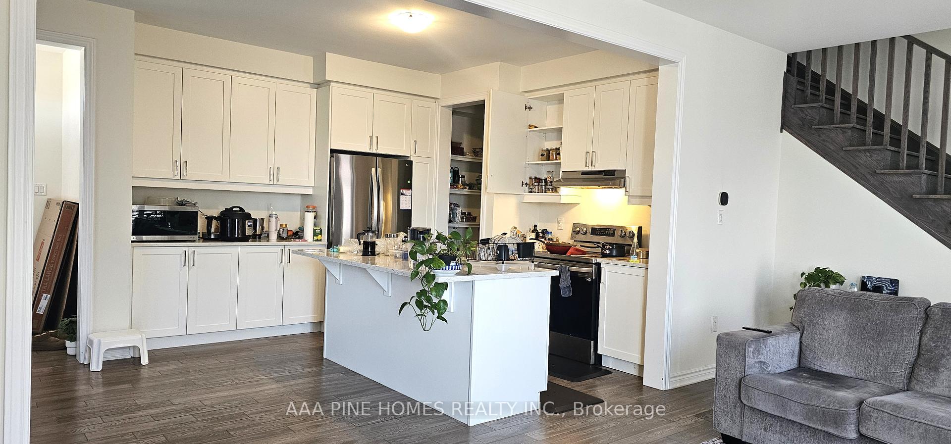 Photo 17 of 105 Barkeville Drive, Whitby, Rural Whitby — HOMEH