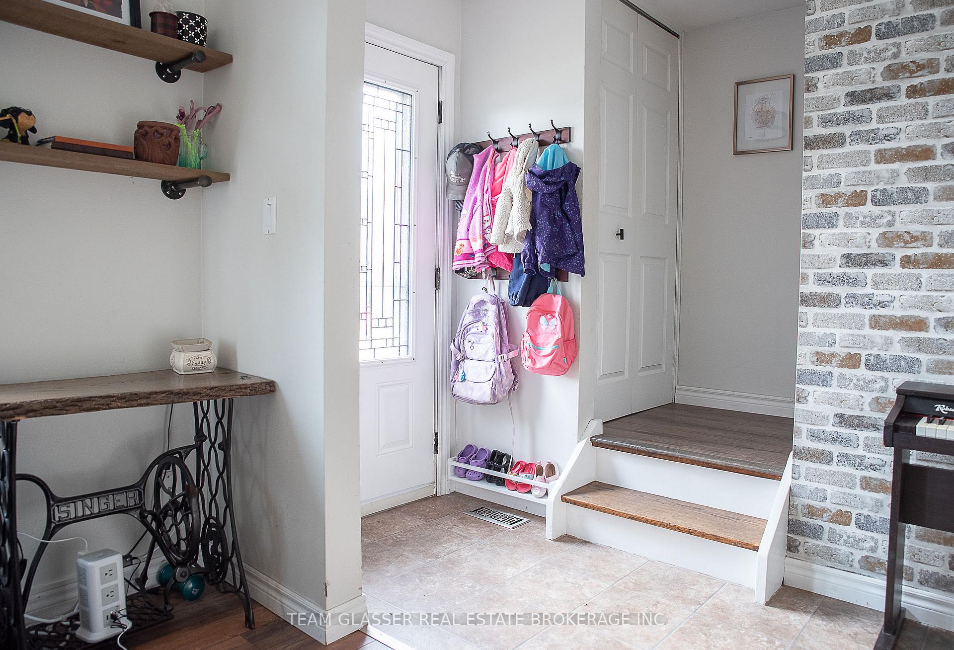 Photo 3 of 28 Parkview Heights, Aylmer — HOMEH