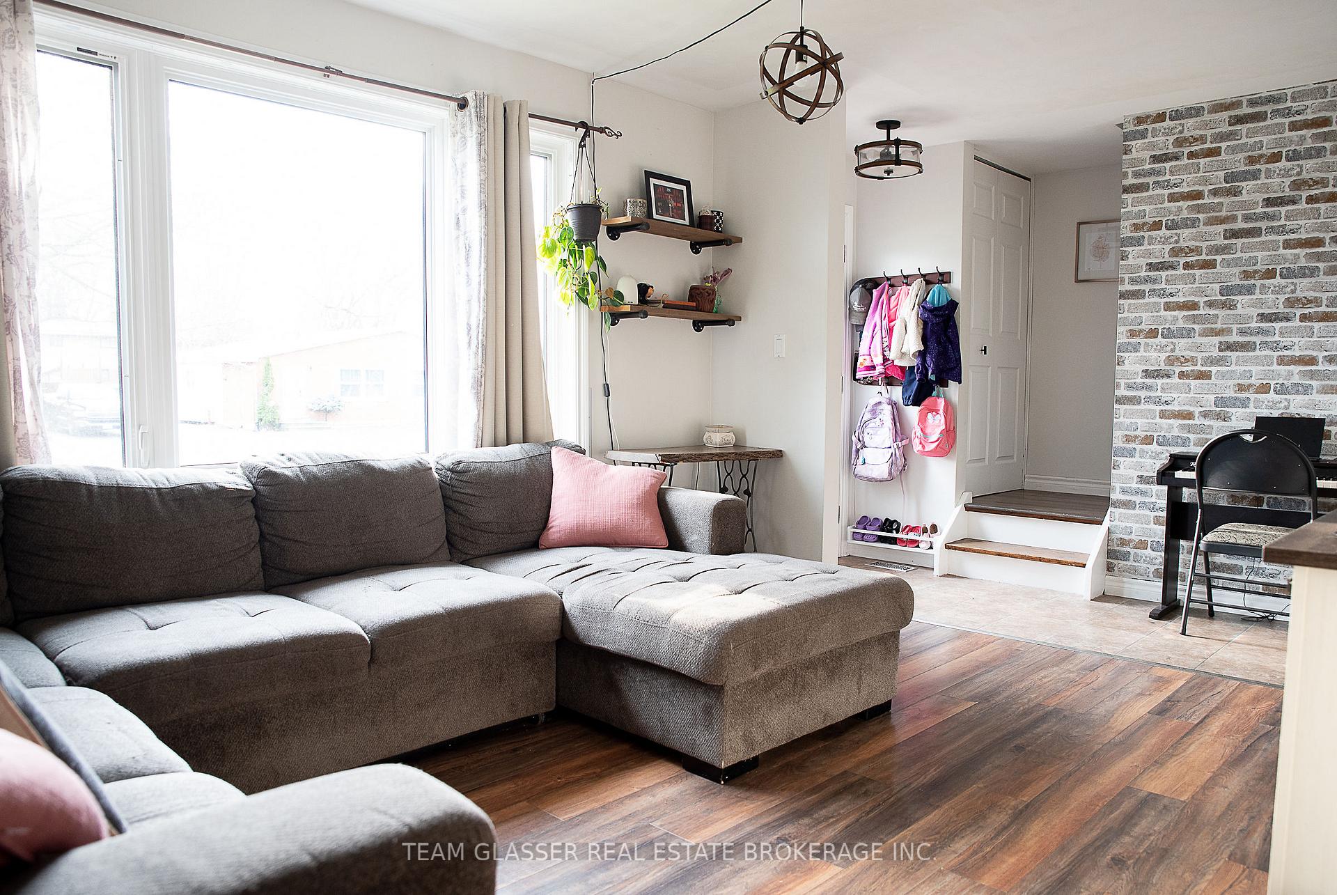 Photo 4 of 28 Parkview Heights, Aylmer — HOMEH