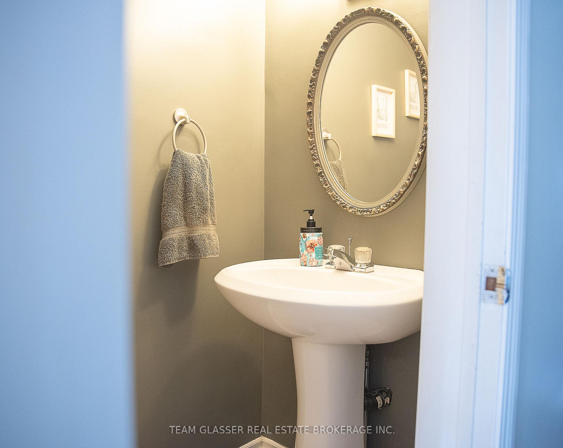 Photo 13 of 28 Parkview Heights, Aylmer — HOMEH