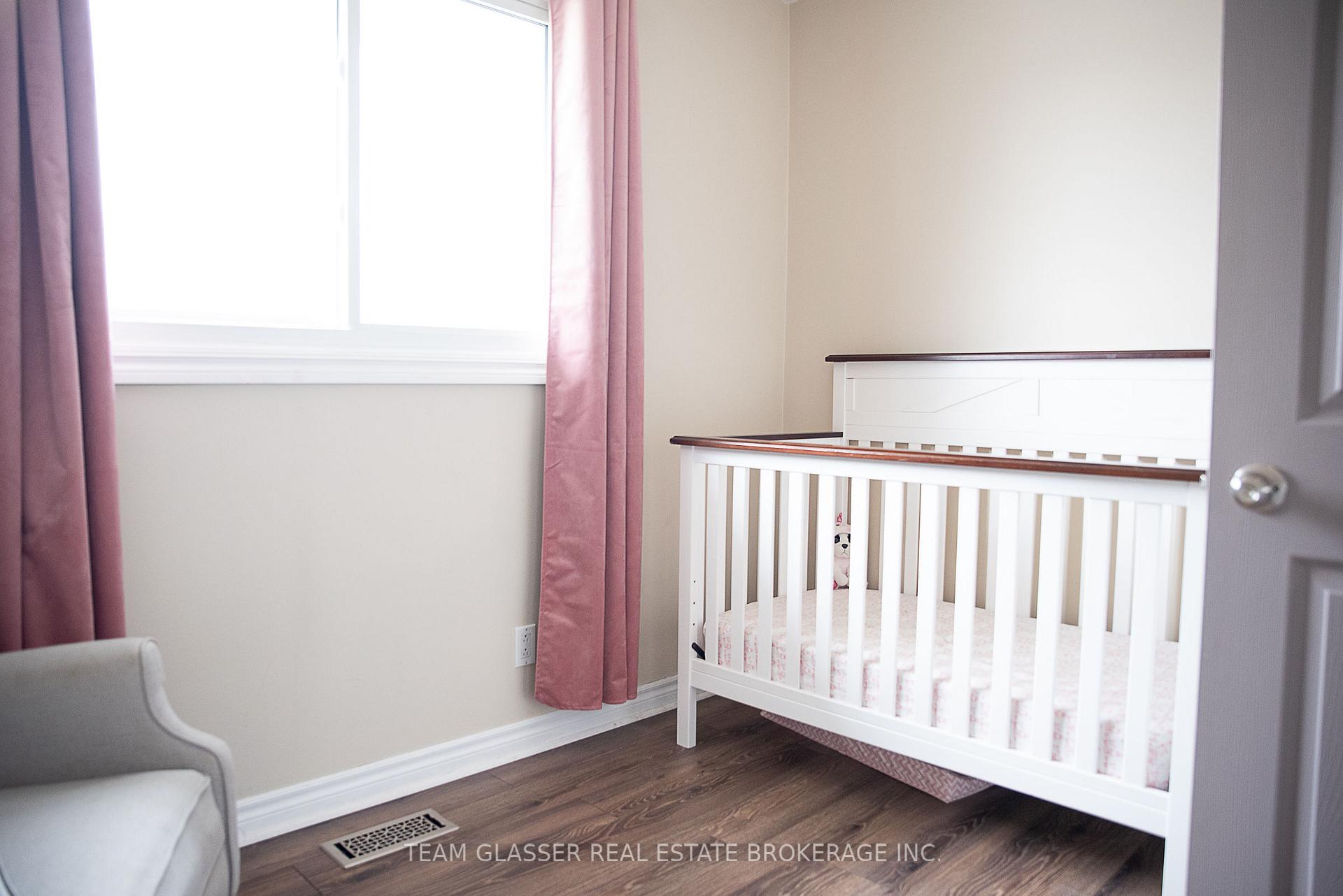 Photo 22 of 28 Parkview Heights, Aylmer — HOMEH