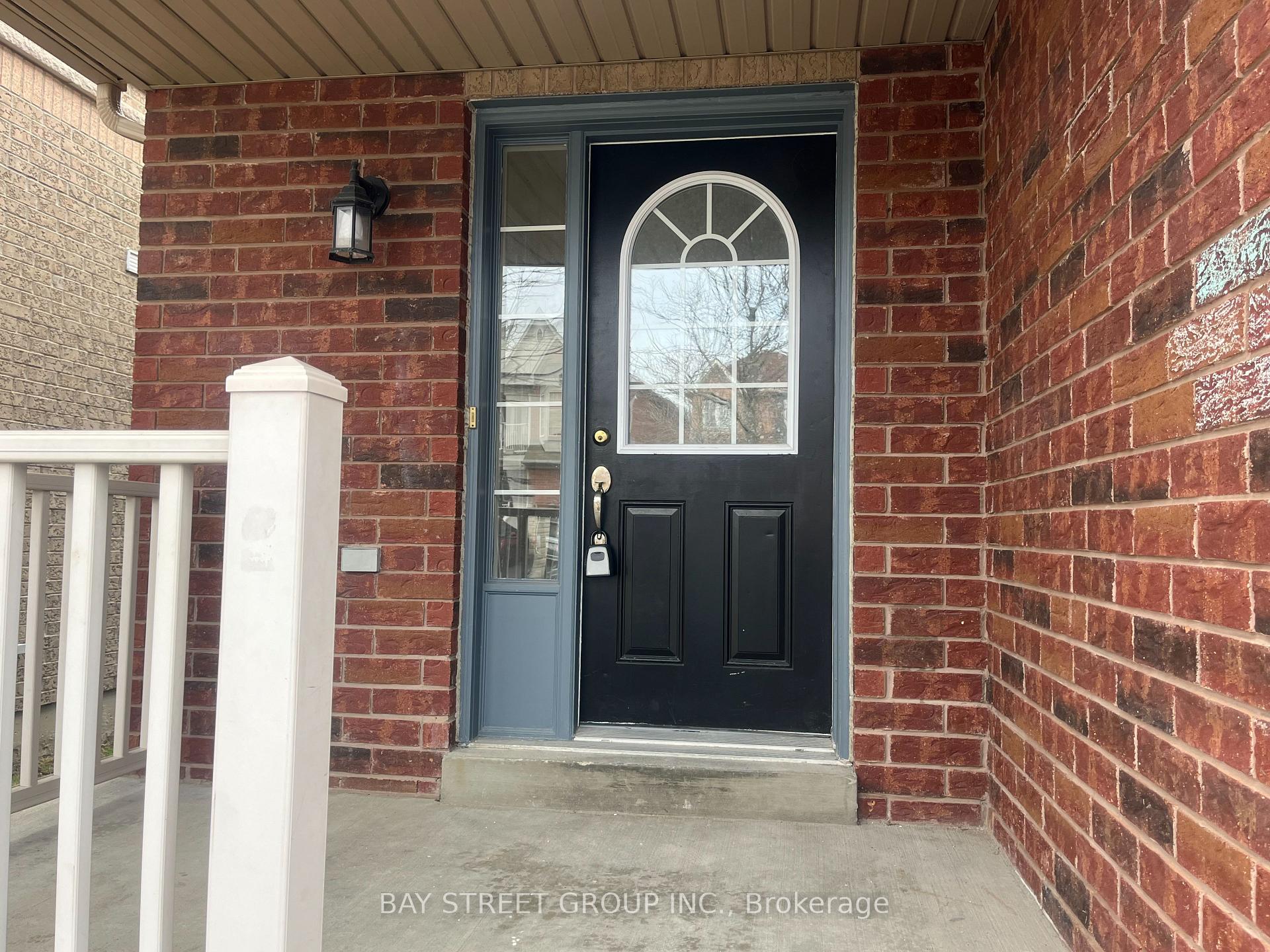 Photo 2 of Unit Upper, 96 Bettina Place, Whitby, Rolling Acres — HOMEH