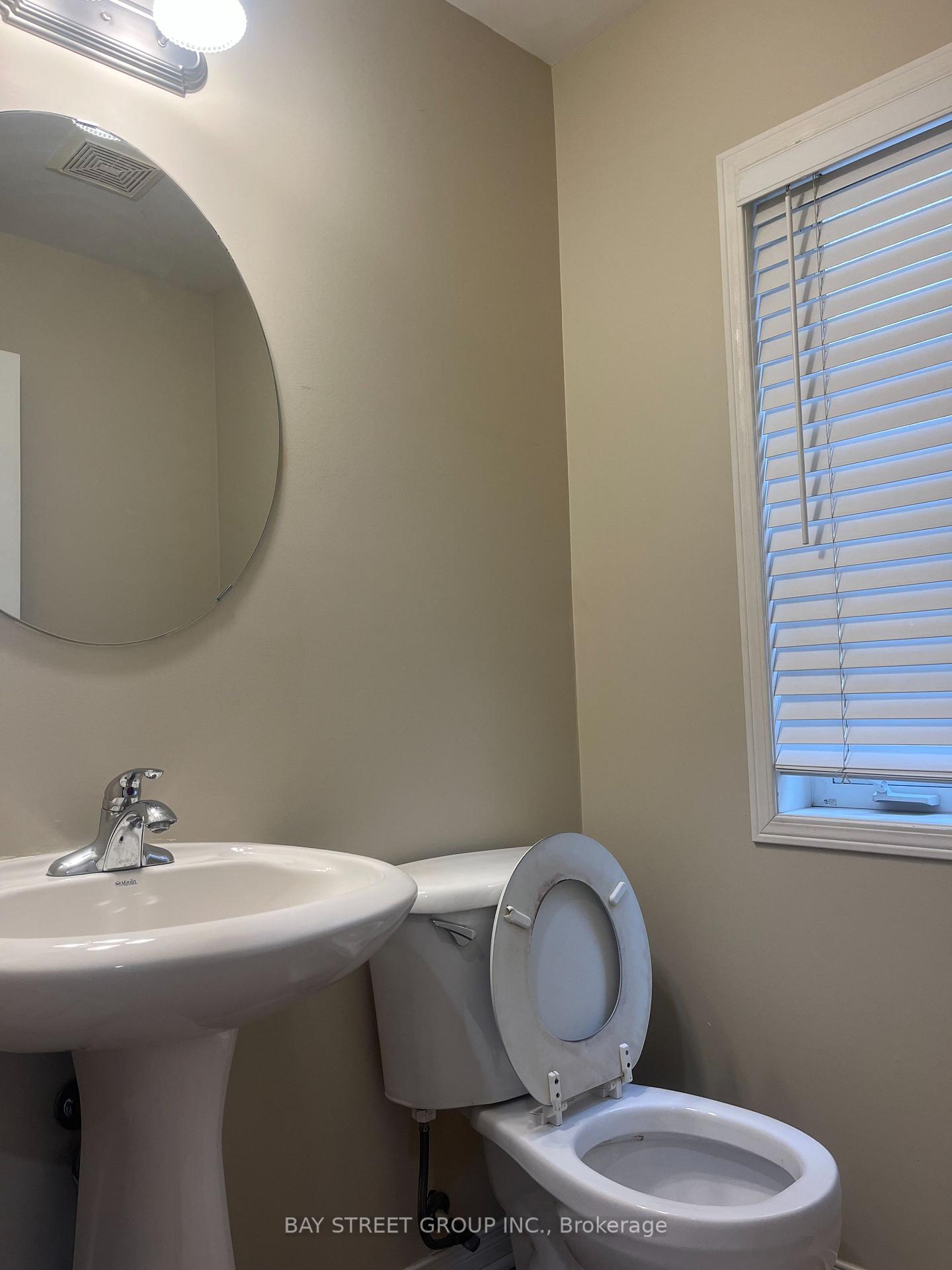Photo 11 of Unit Upper, 96 Bettina Place, Whitby, Rolling Acres — HOMEH