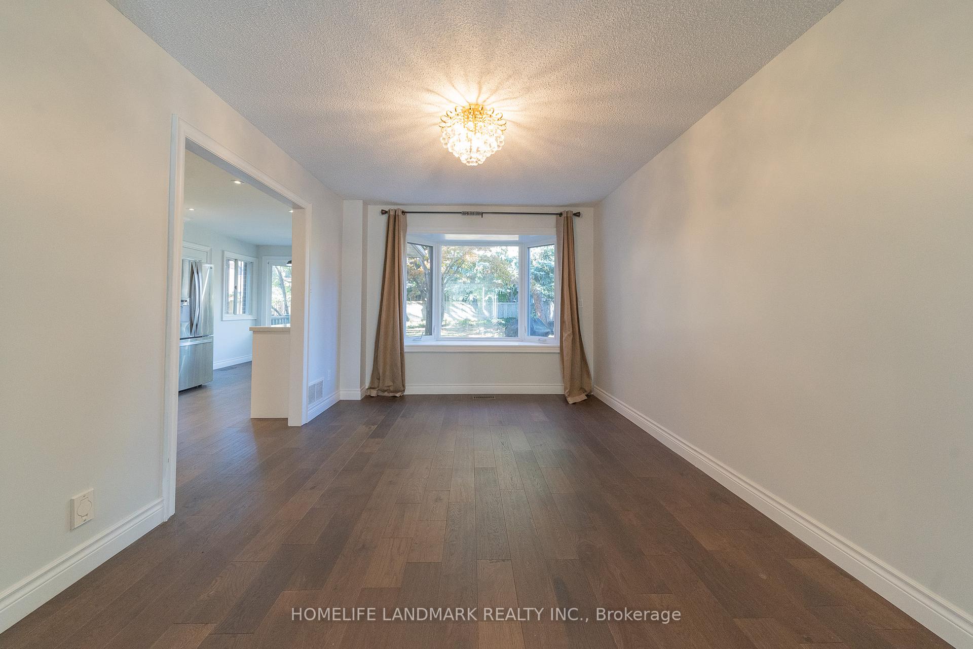 Photo 5 of 92 Huntington Park Drive, Markham, Thornlea — HOMEH