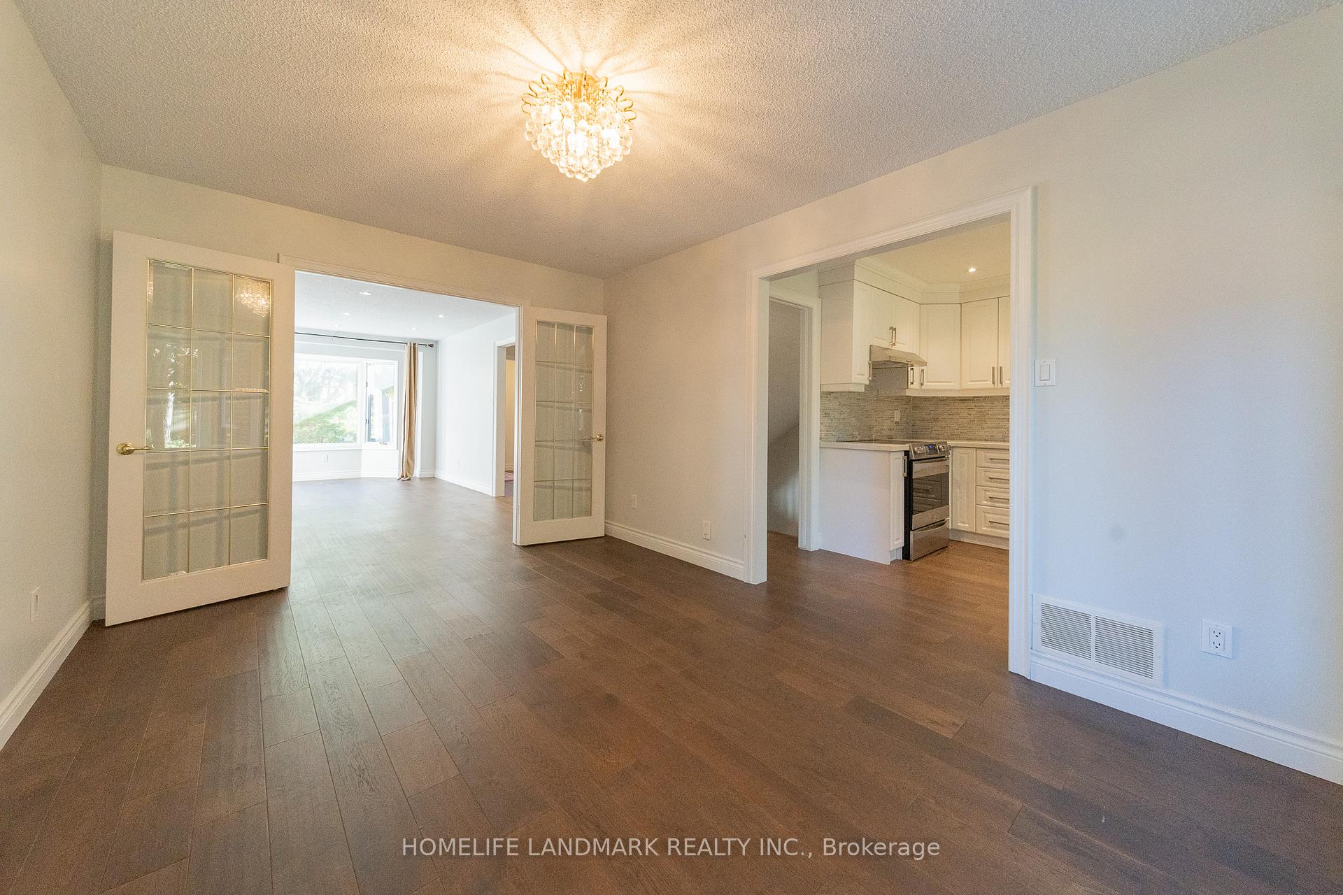Photo 6 of 92 Huntington Park Drive, Markham, Thornlea — HOMEH