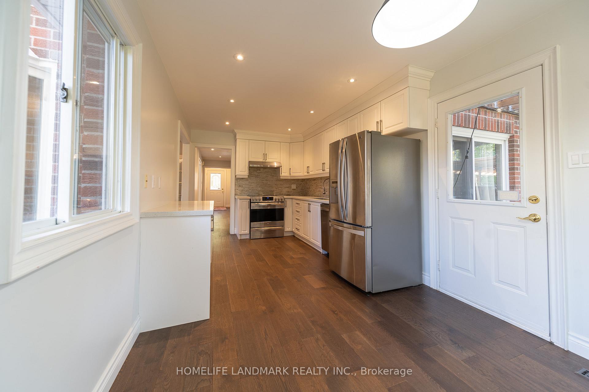 Photo 8 of 92 Huntington Park Drive, Markham, Thornlea — HOMEH