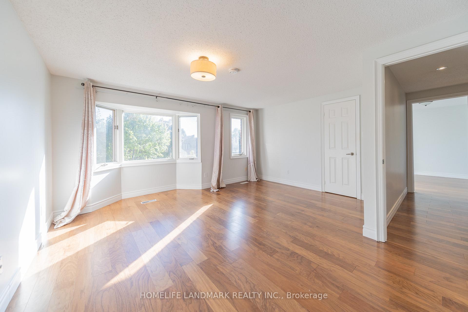 Photo 12 of 92 Huntington Park Drive, Markham, Thornlea — HOMEH
