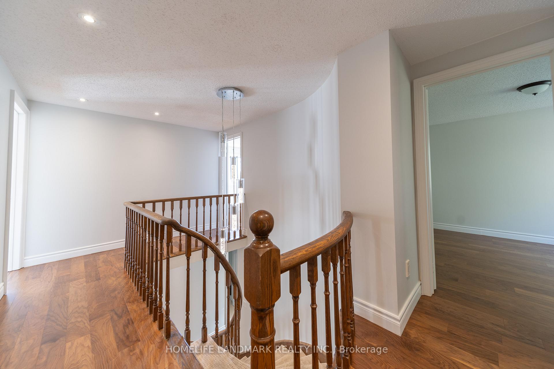 Photo 15 of 92 Huntington Park Drive, Markham, Thornlea — HOMEH