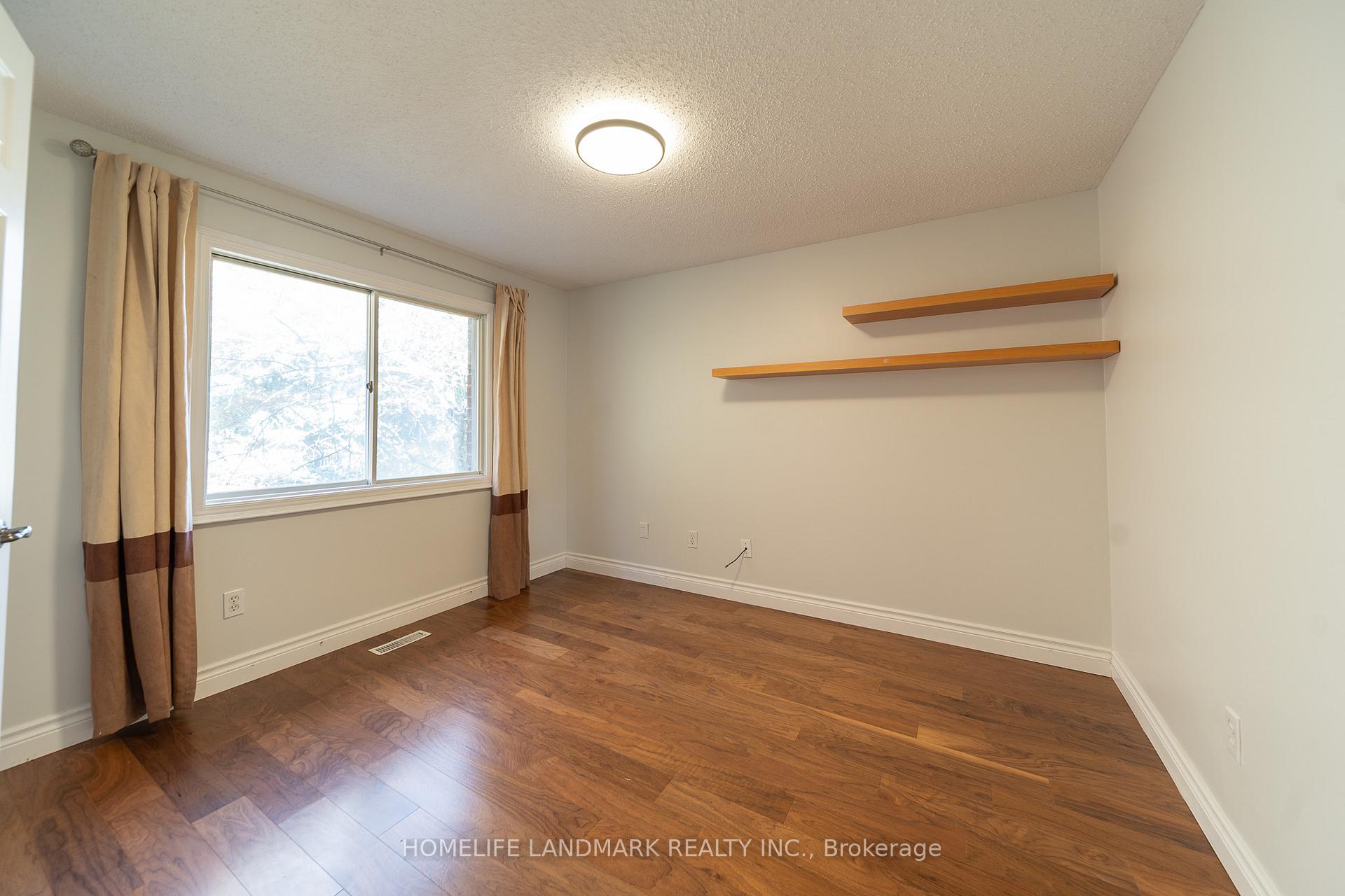 Photo 16 of 92 Huntington Park Drive, Markham, Thornlea — HOMEH