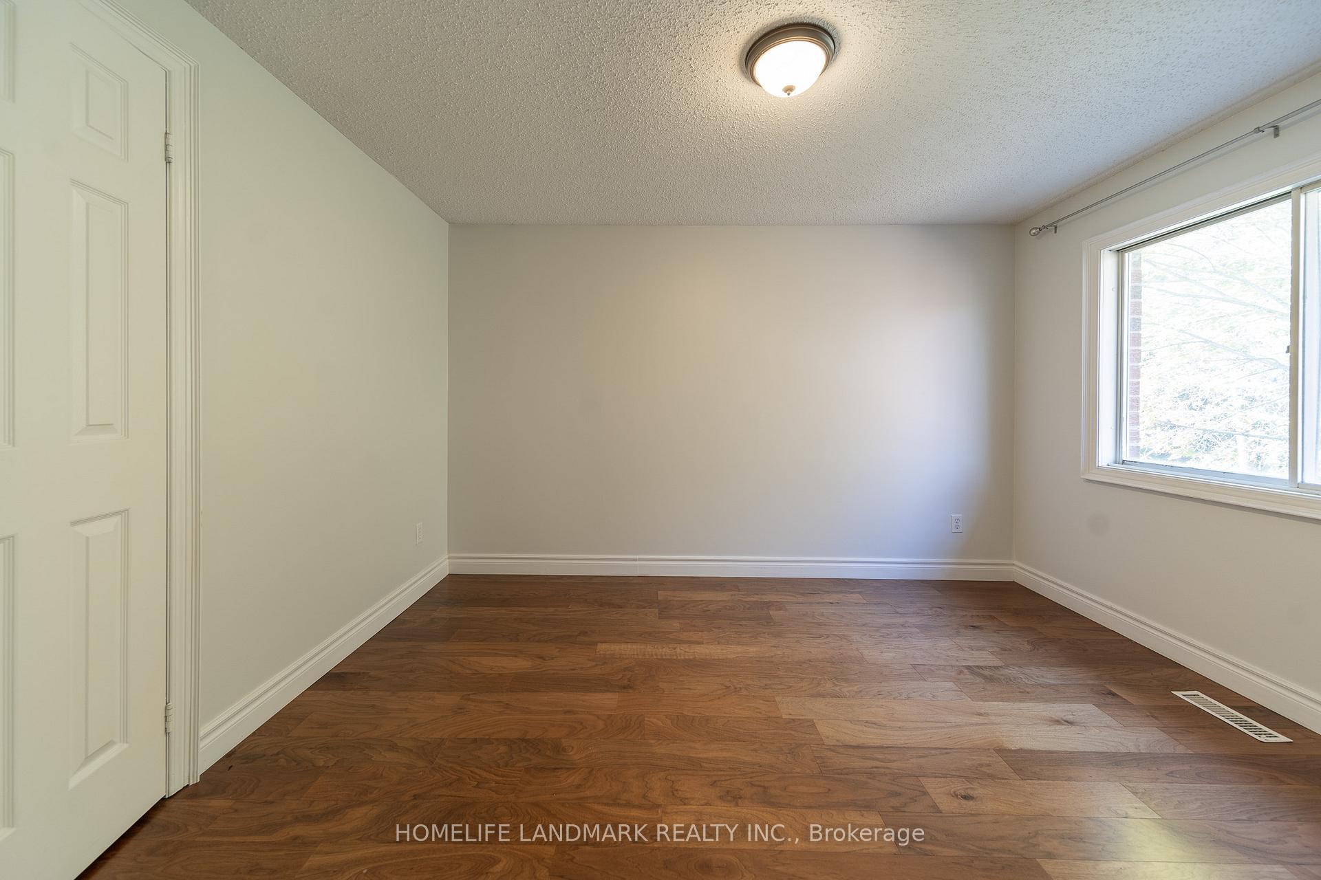 Photo 21 of 92 Huntington Park Drive, Markham, Thornlea — HOMEH