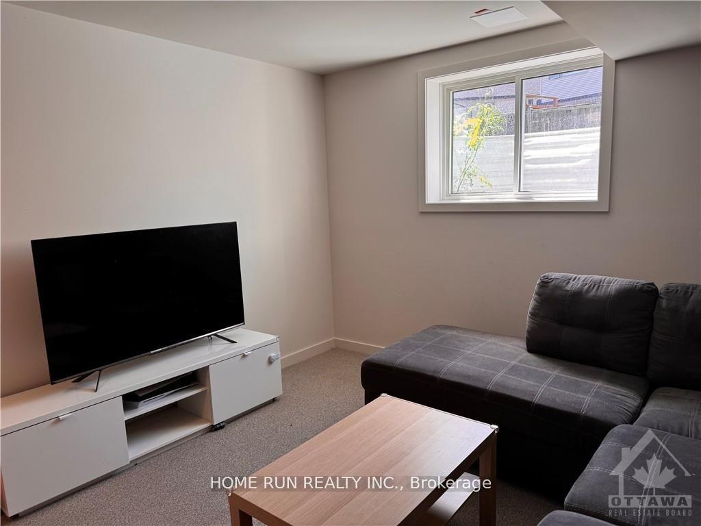 Photo 6 of 809 Brian Good Avenue, Ottawa, Riverside South/Gloucester Glen — HOMEH
