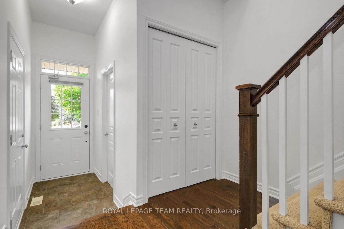 Photo 3 of 190 Jersey Tea Circle, Ottawa, Riverside South/Gloucester Glen — HOMEH