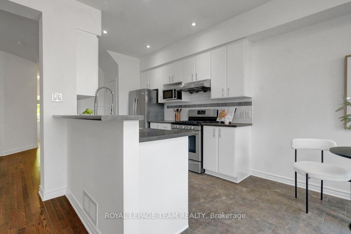Photo 14 of 190 Jersey Tea Circle, Ottawa, Riverside South/Gloucester Glen — HOMEH