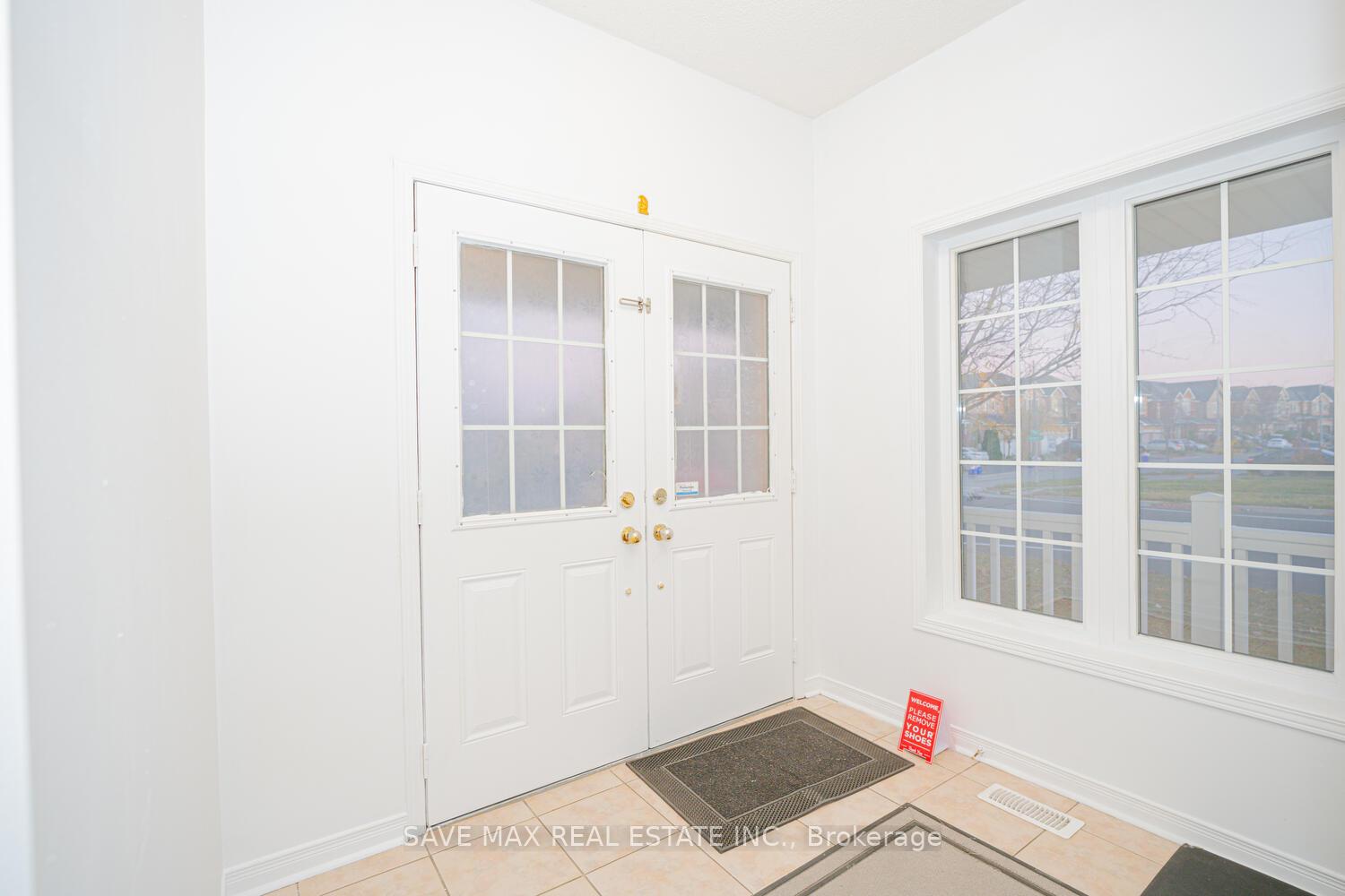 Photo 6 of 2 Lahore Crescent, Markham, Cedarwood — HOMEH