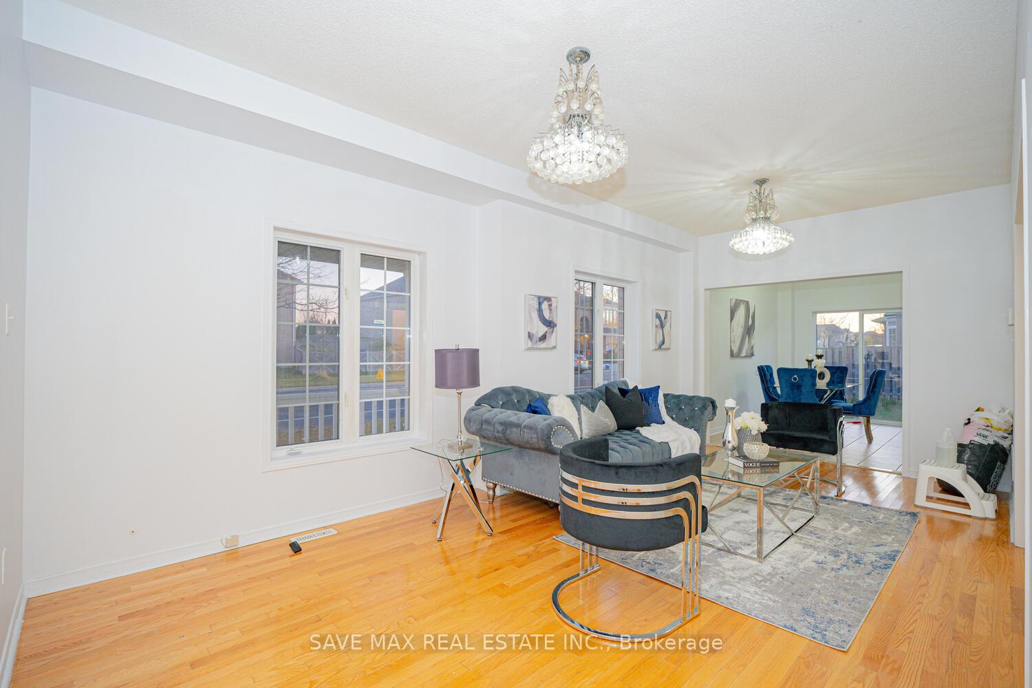 Photo 7 of 2 Lahore Crescent, Markham, Cedarwood — HOMEH