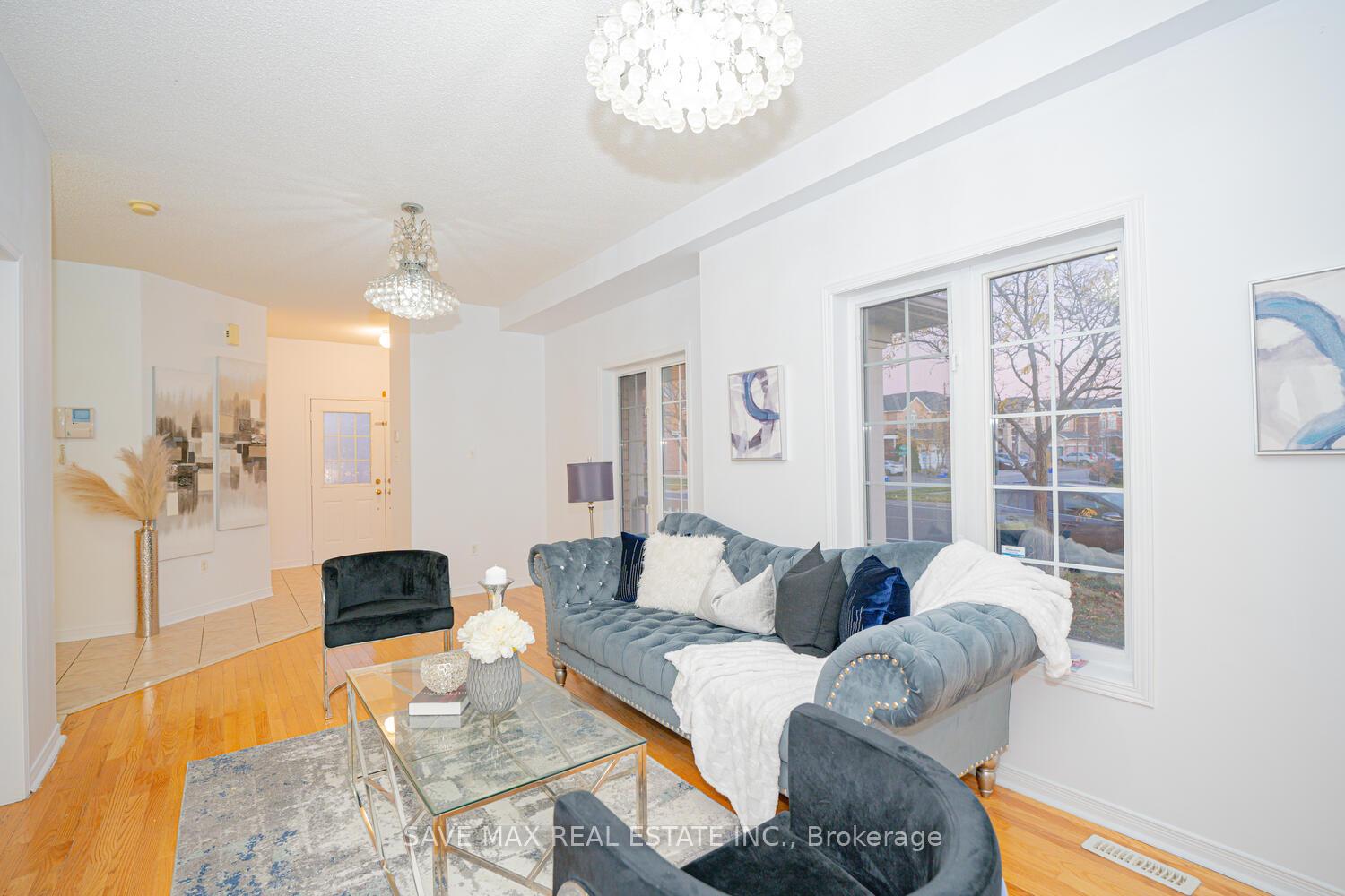 Photo 9 of 2 Lahore Crescent, Markham, Cedarwood — HOMEH