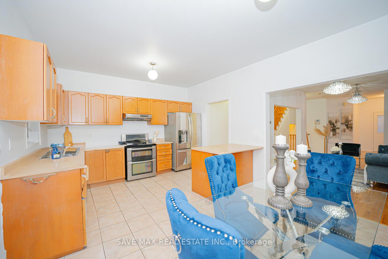 Photo 10 of 2 Lahore Crescent, Markham, Cedarwood — HOMEH