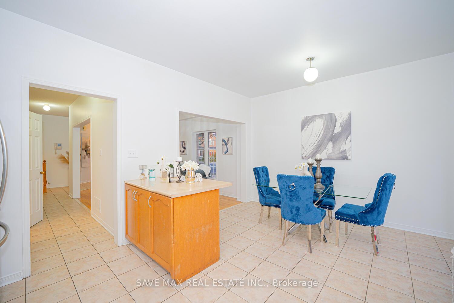Photo 11 of 2 Lahore Crescent, Markham, Cedarwood — HOMEH
