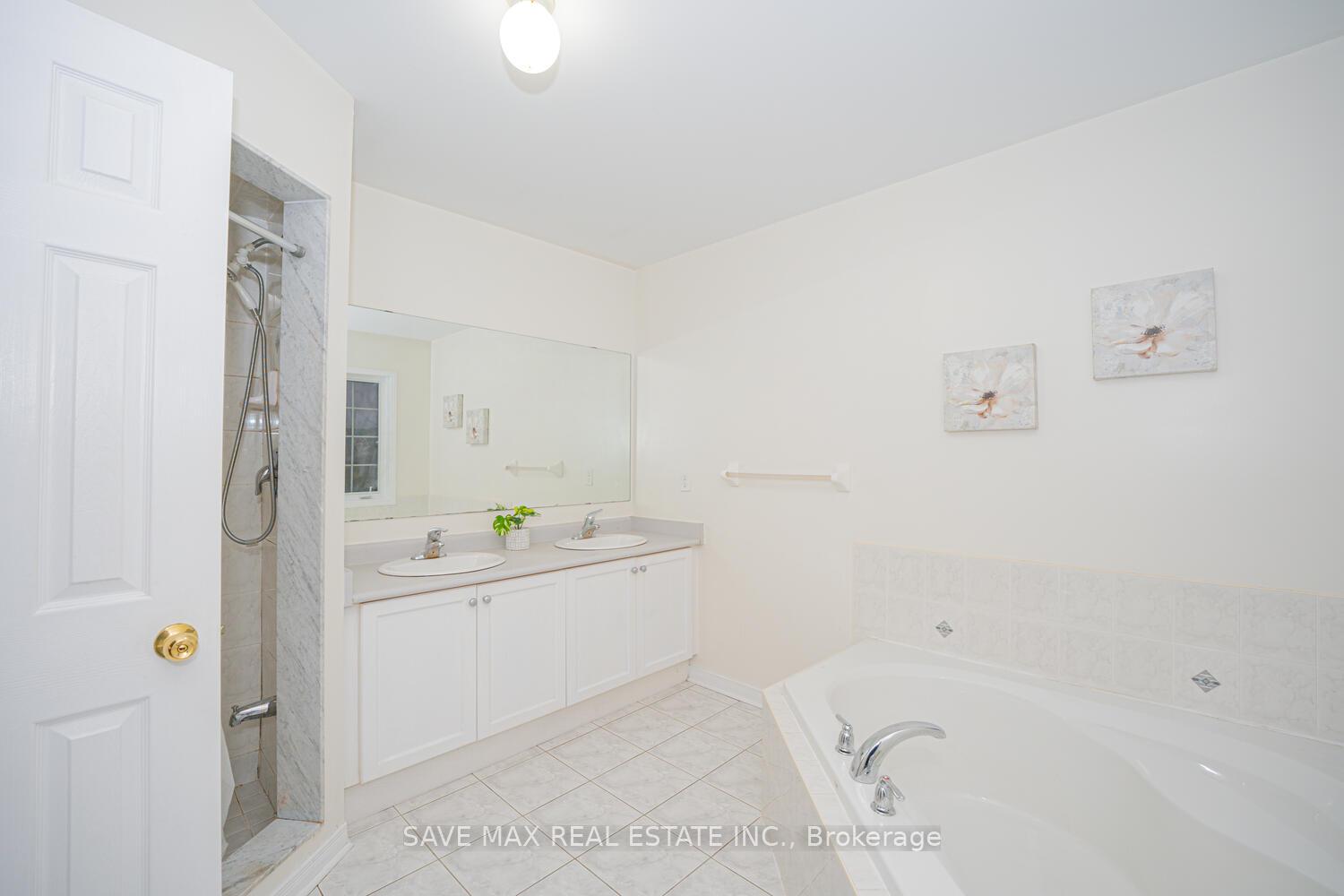 Photo 18 of 2 Lahore Crescent, Markham, Cedarwood — HOMEH