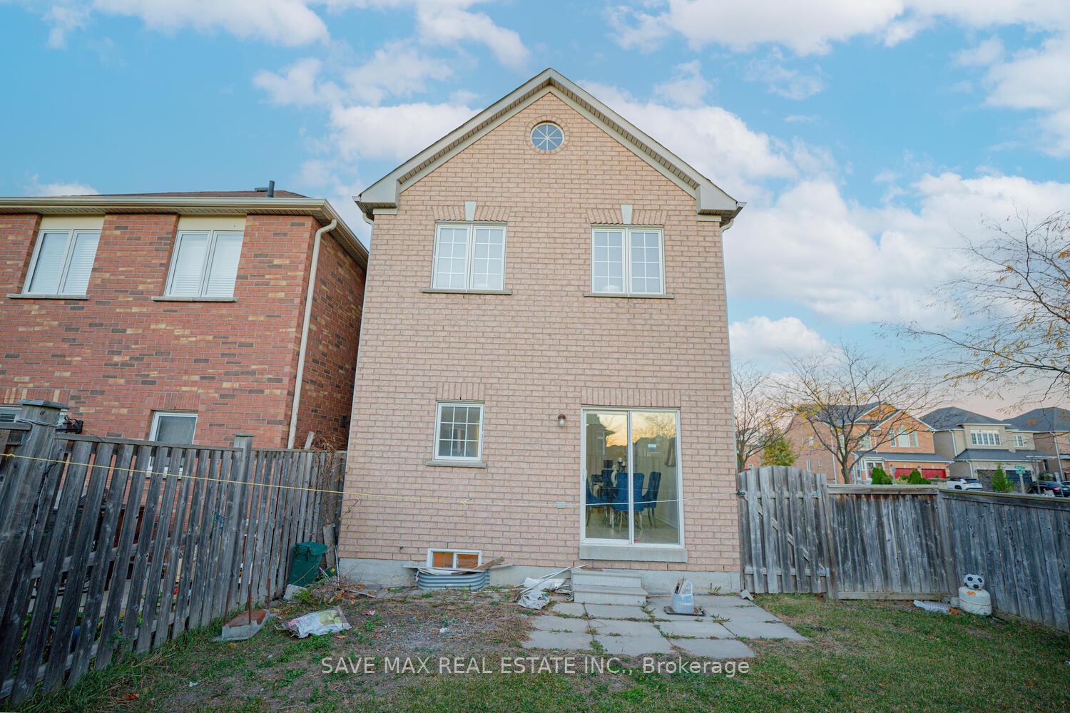 Photo 37 of 2 Lahore Crescent, Markham, Cedarwood — HOMEH