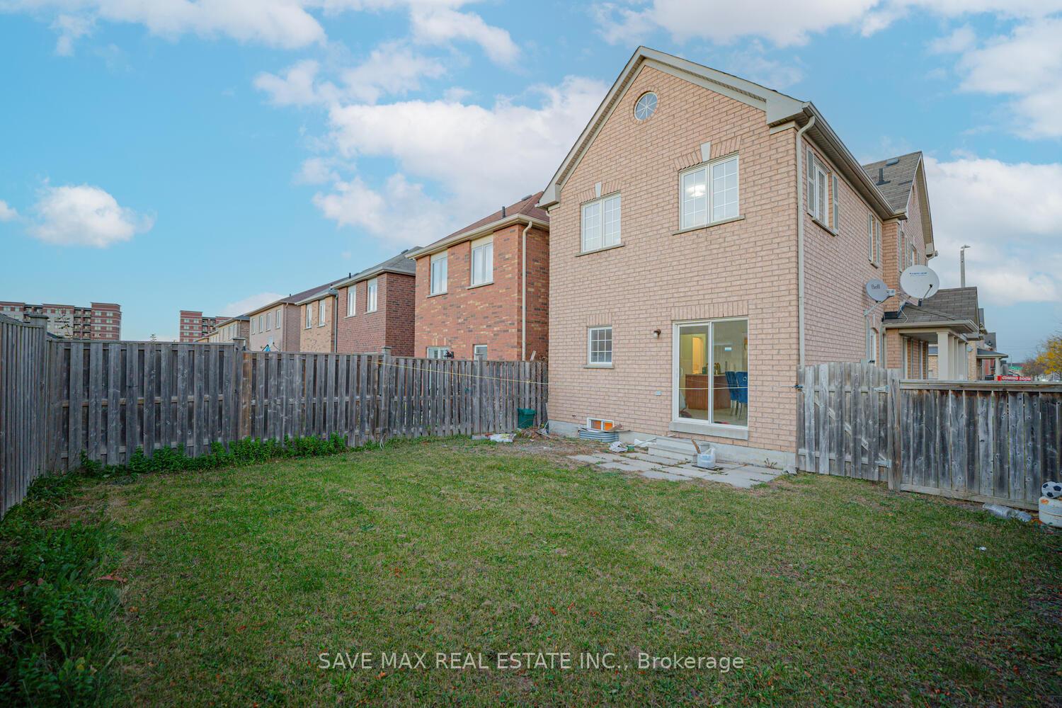 Photo 38 of 2 Lahore Crescent, Markham, Cedarwood — HOMEH