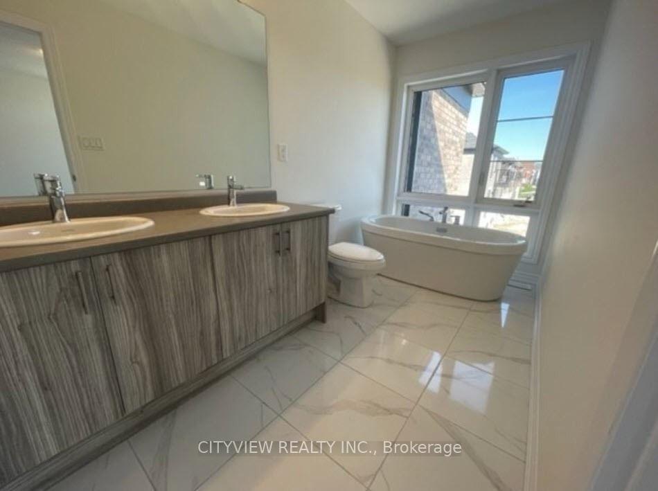 Photo 13 of 300 Carnwith Drive E, Whitby, Brooklin — HOMEH
