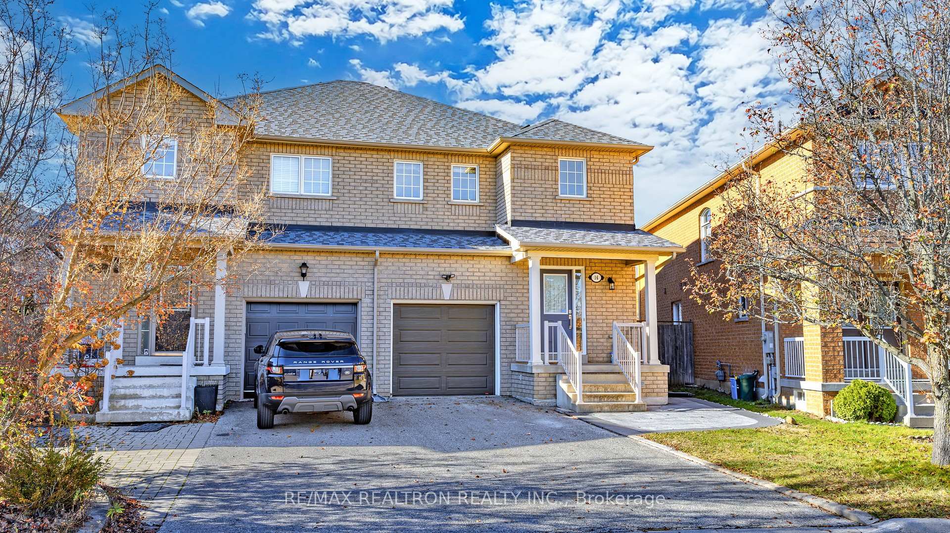 Photo 1 of 16 Cobblehill Court, Markham, Berczy — HOMEH