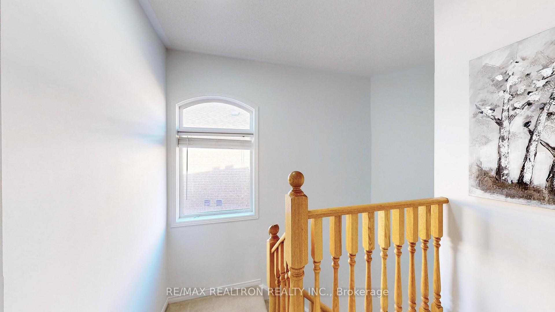 Photo 14 of 16 Cobblehill Court, Markham, Berczy — HOMEH