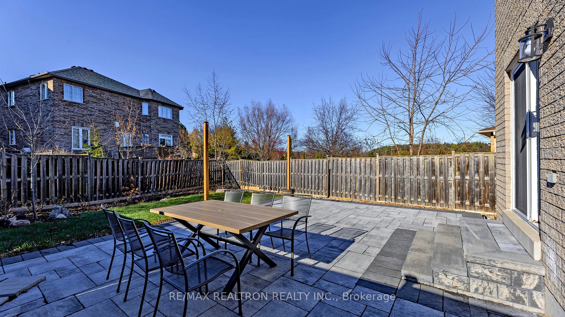 Photo 32 of 16 Cobblehill Court, Markham, Berczy — HOMEH