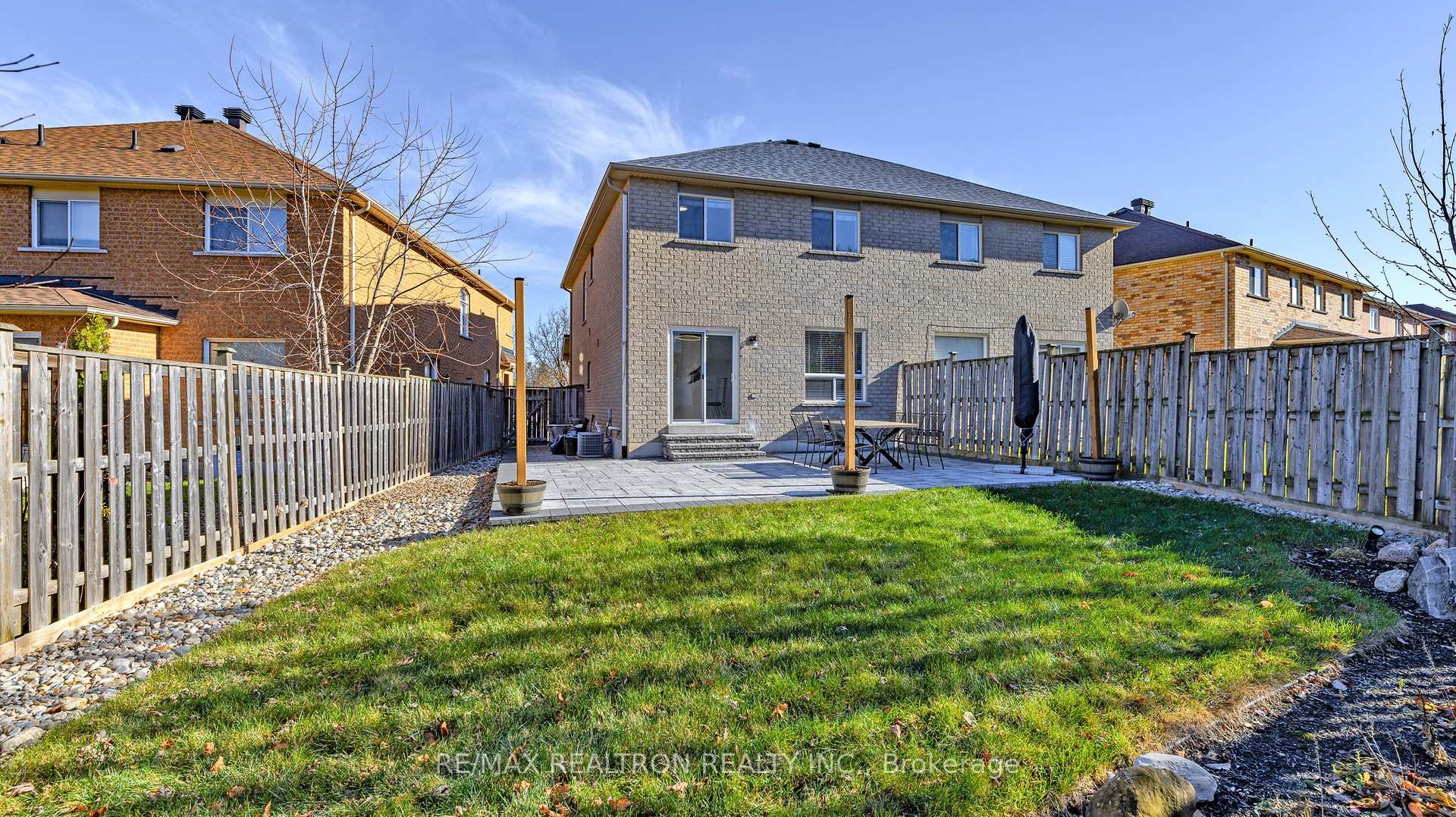Photo 34 of 16 Cobblehill Court, Markham, Berczy — HOMEH