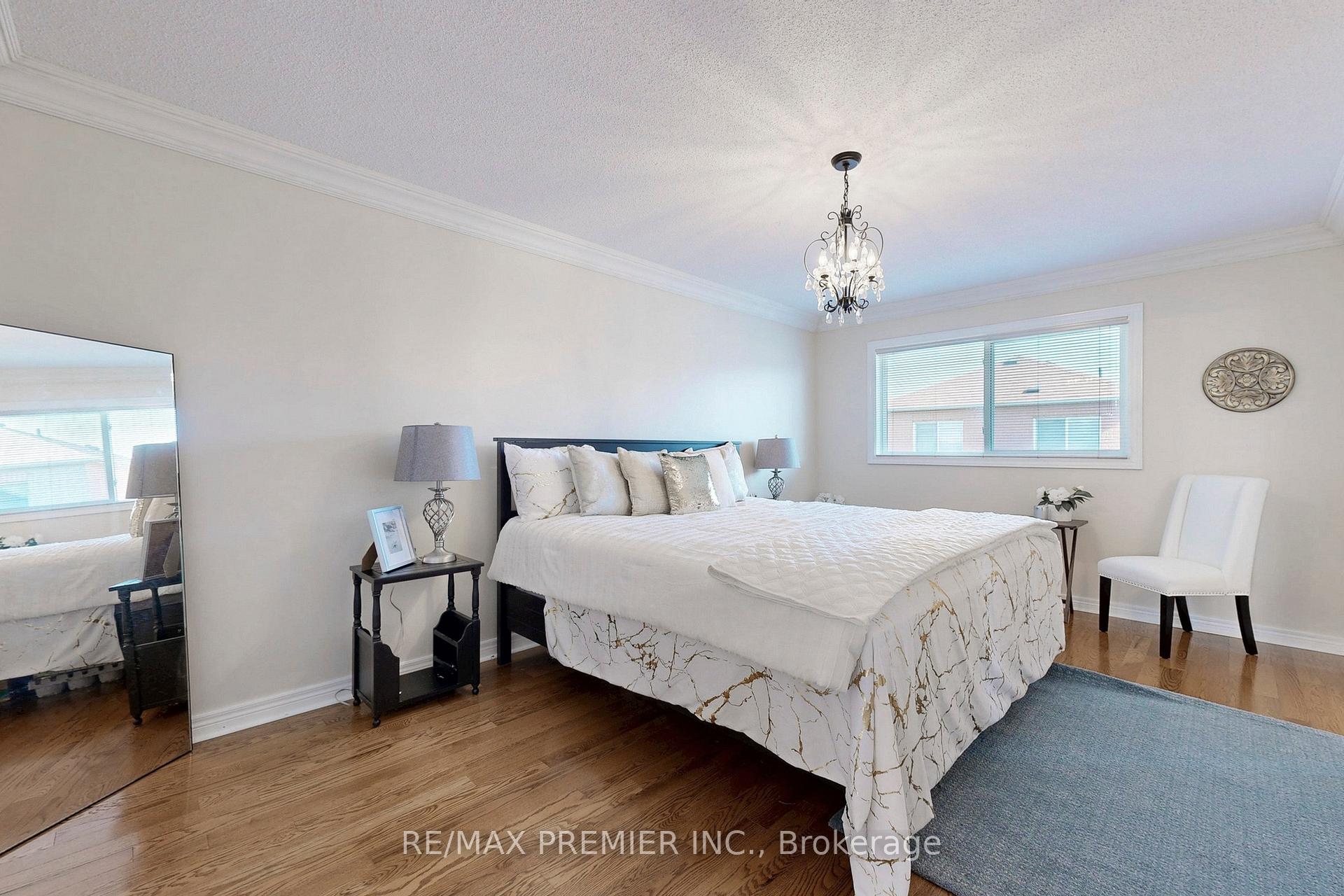 Photo 10 of 46 Tierra Avenue, Vaughan, Vellore Village — HOMEH