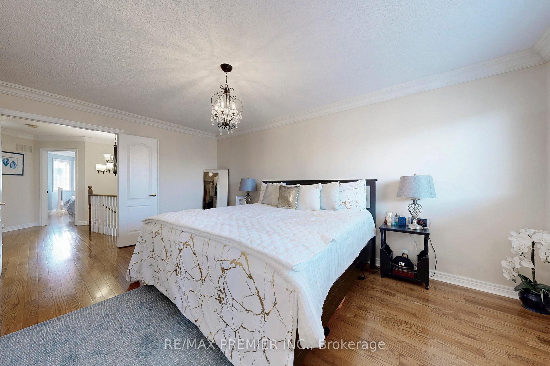 Photo 11 of 46 Tierra Avenue, Vaughan, Vellore Village — HOMEH