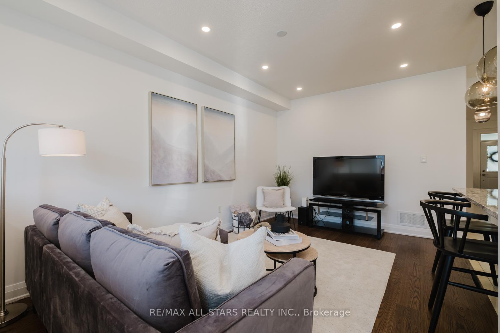 Photo 14 of 3009 Bur Oak Avenue, Markham, Cornell — HOMEH