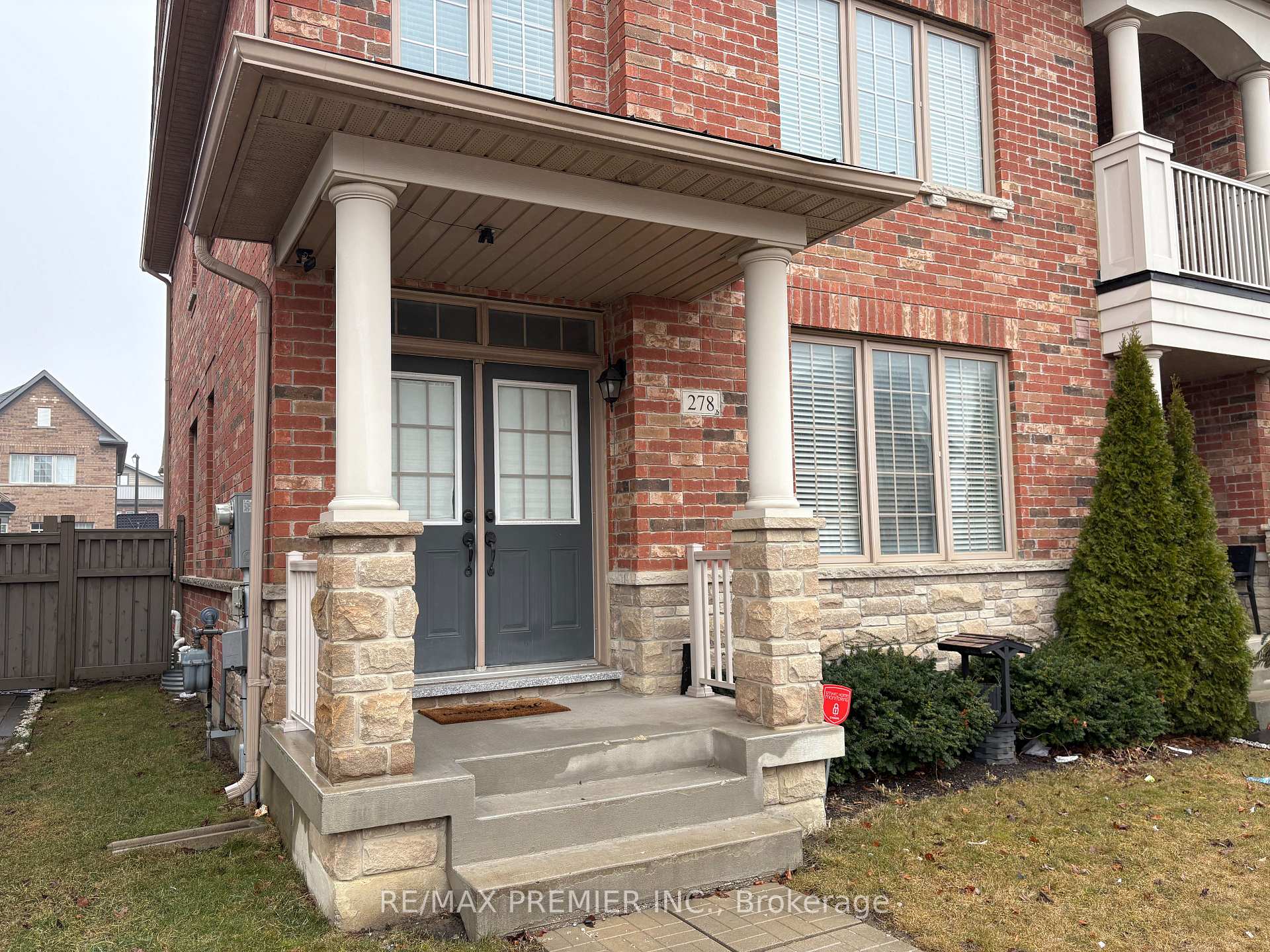 Photo 2 of 278 Barons Street, Vaughan, Kleinburg — HOMEH