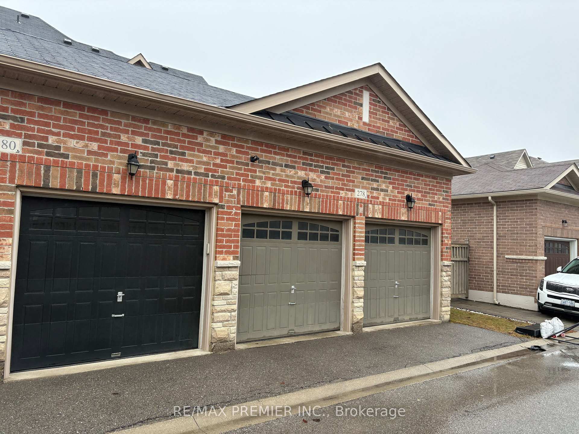 Photo 3 of 278 Barons Street, Vaughan, Kleinburg — HOMEH
