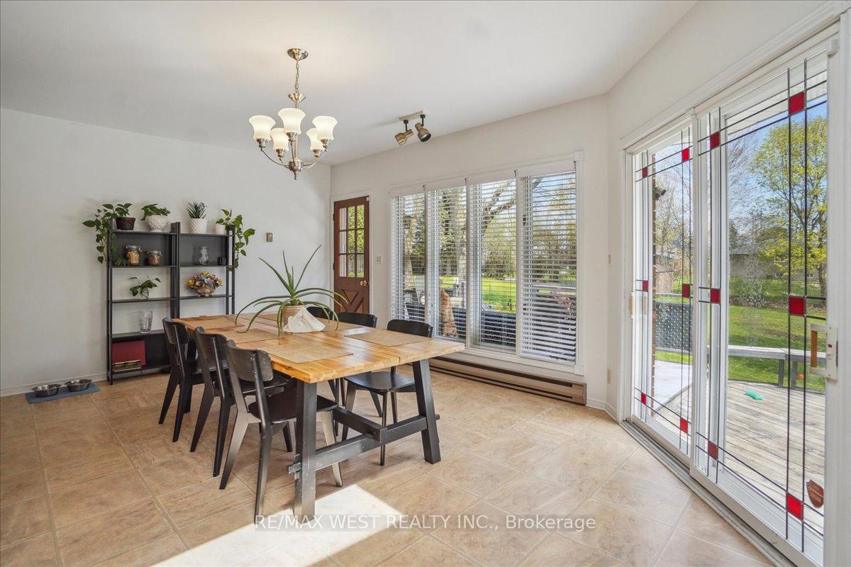 Photo 3 of 65 Elizabeth Crescent S, Whitby, Blue Grass Meadows — HOMEH