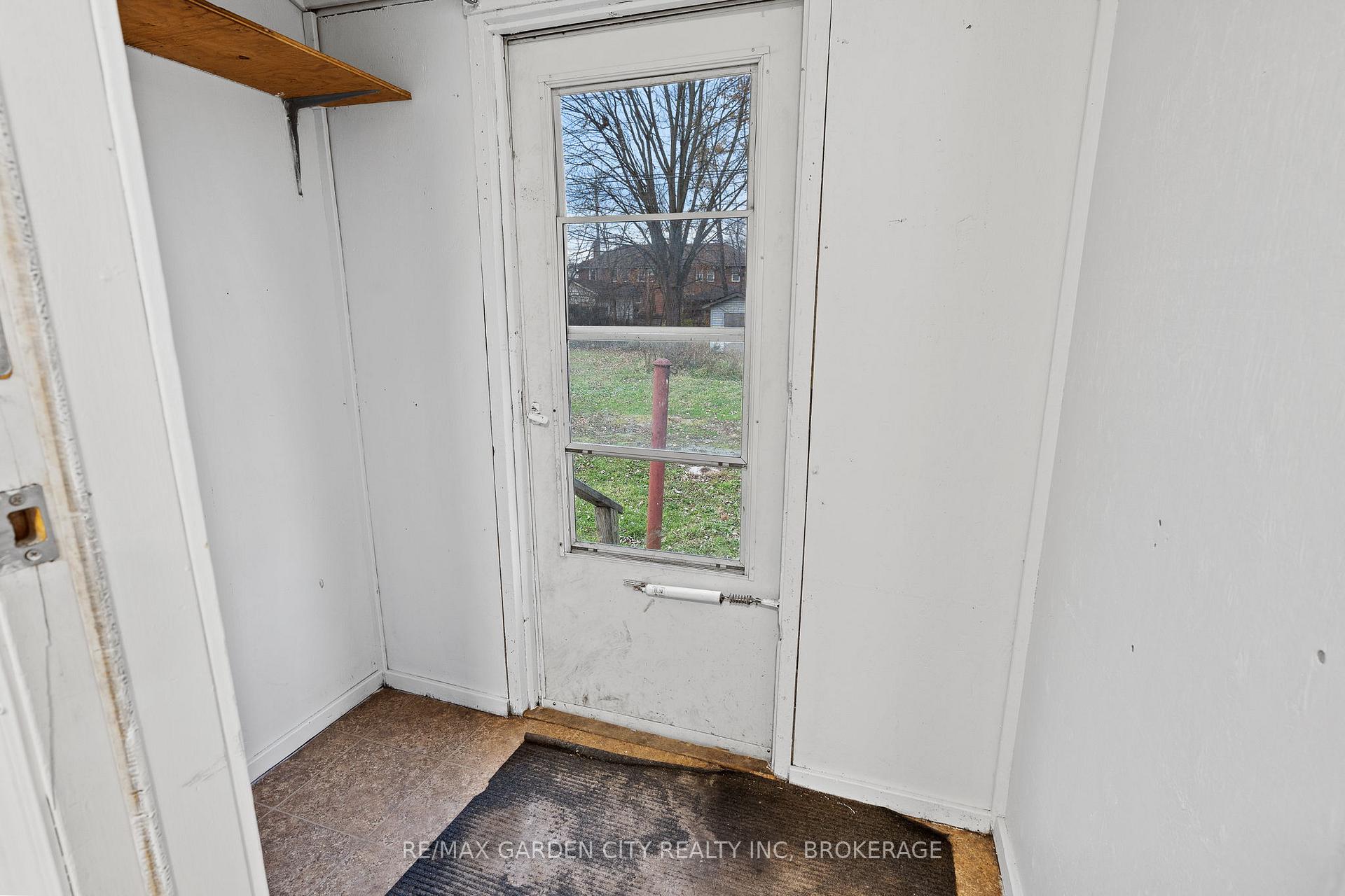 Photo 15 of 88 First Street, Welland, Lincoln/Crowland — HOMEH