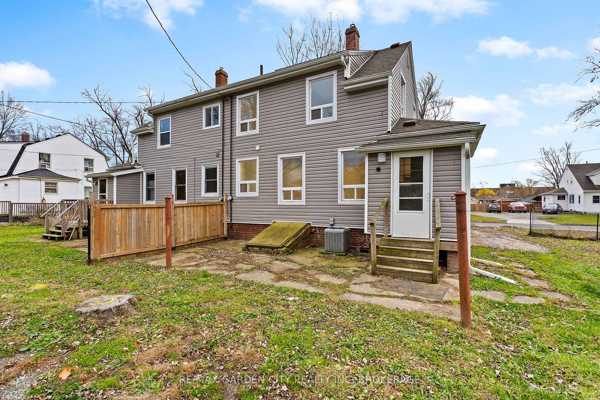 Photo 24 of 88 First Street, Welland, Lincoln/Crowland — HOMEH