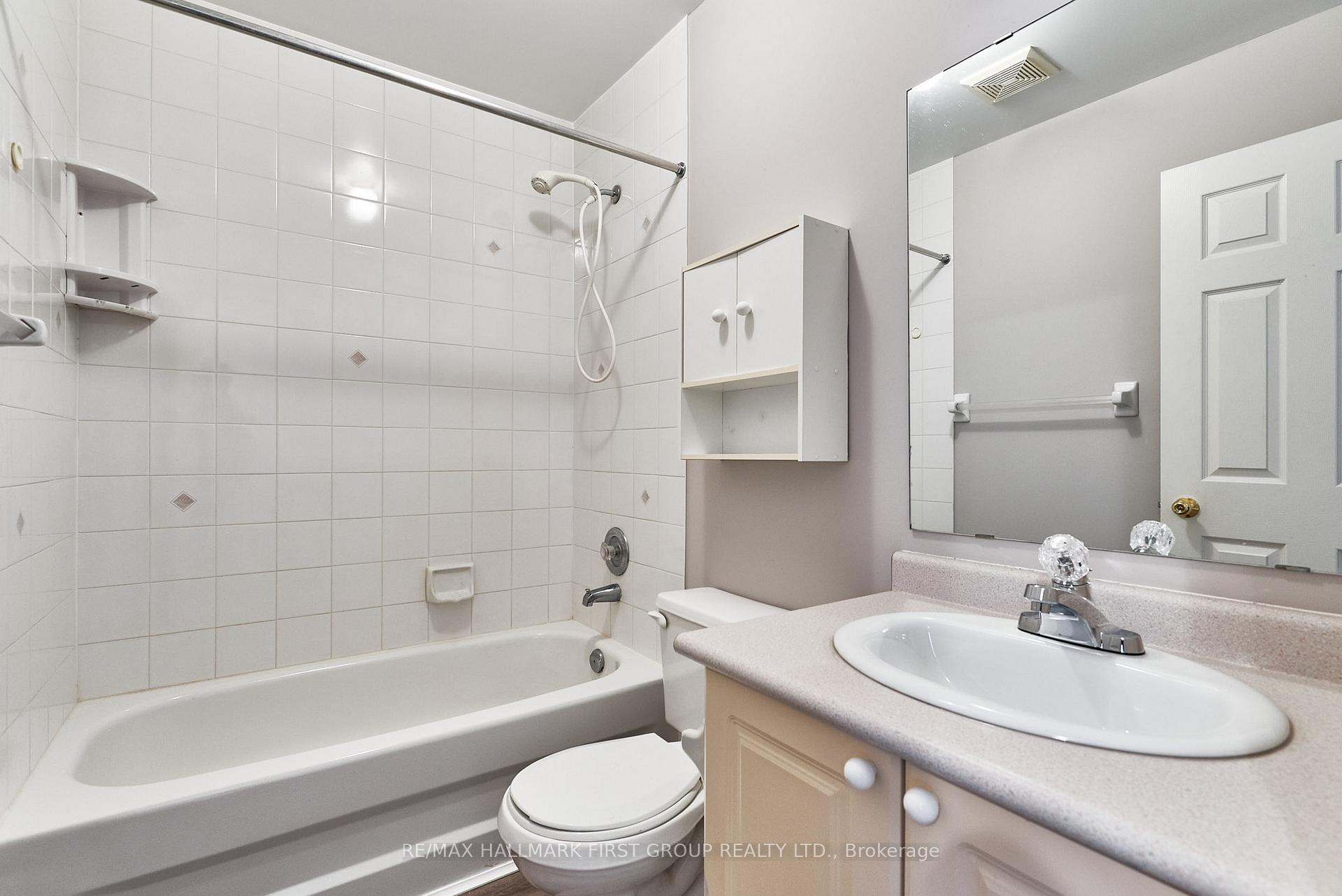 Photo 5 of 26 Blacksmith Lane, Whitby, Williamsburg — HOMEH