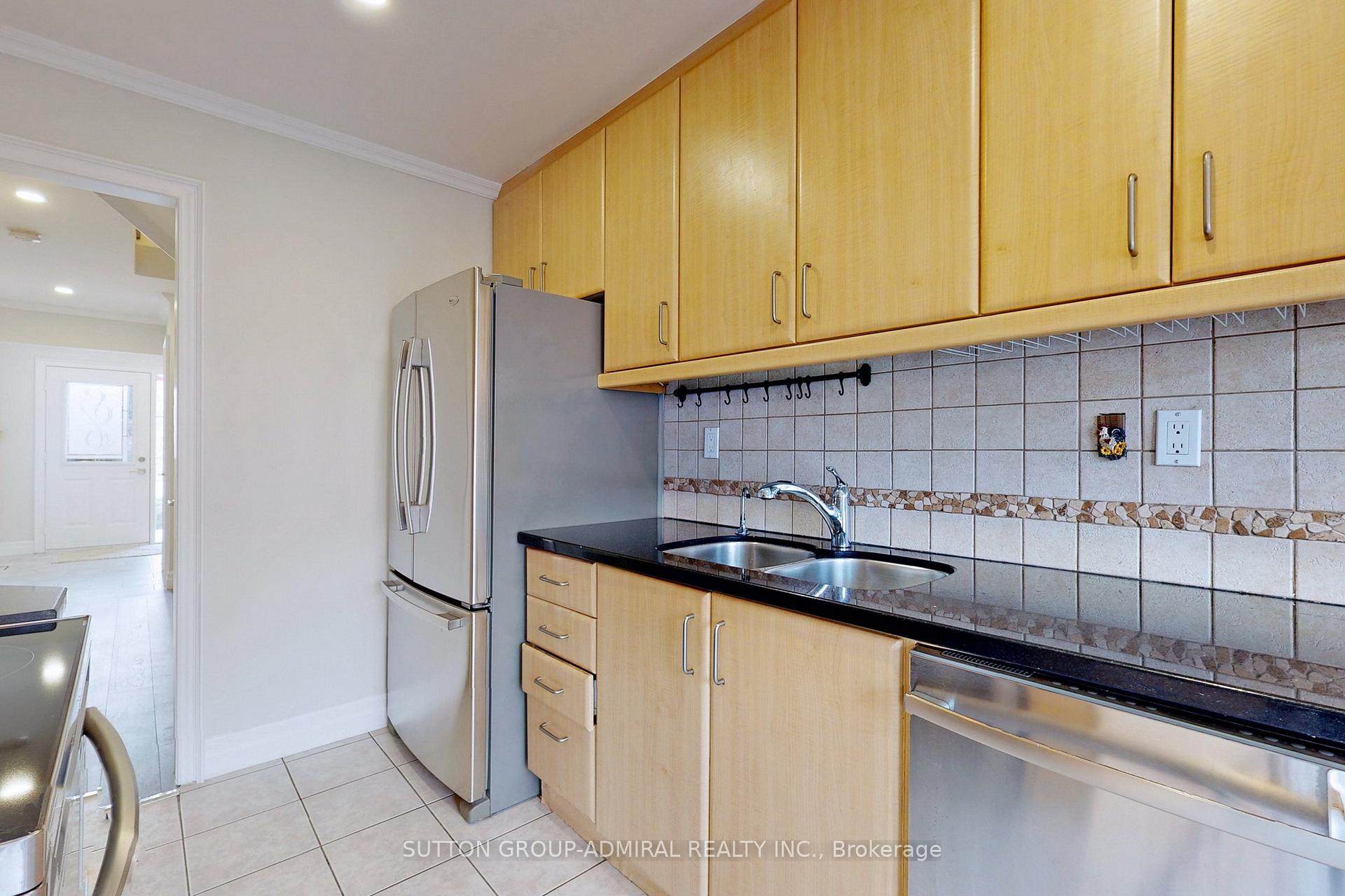 Photo 7 of 16 Opera Place, Vaughan, East Woodbridge — HOMEH