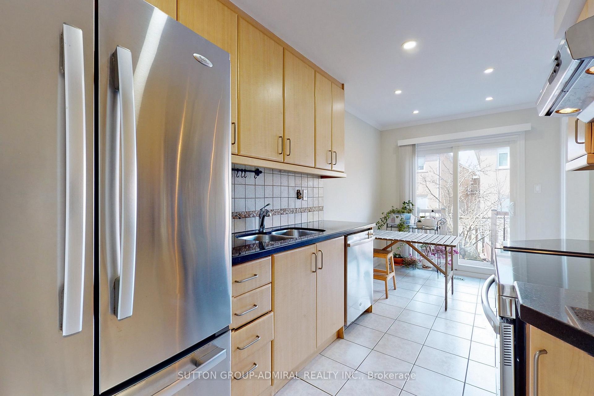 Photo 8 of 16 Opera Place, Vaughan, East Woodbridge — HOMEH